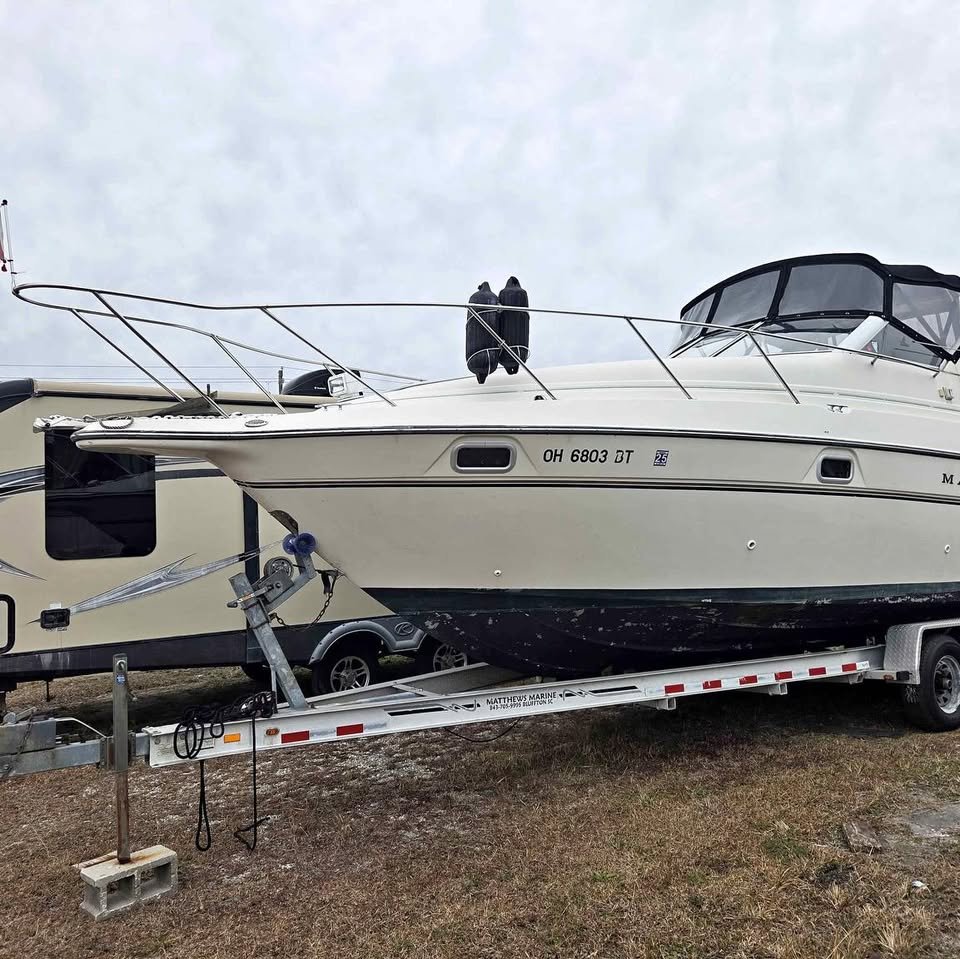1996 Maxum 2700 Boat